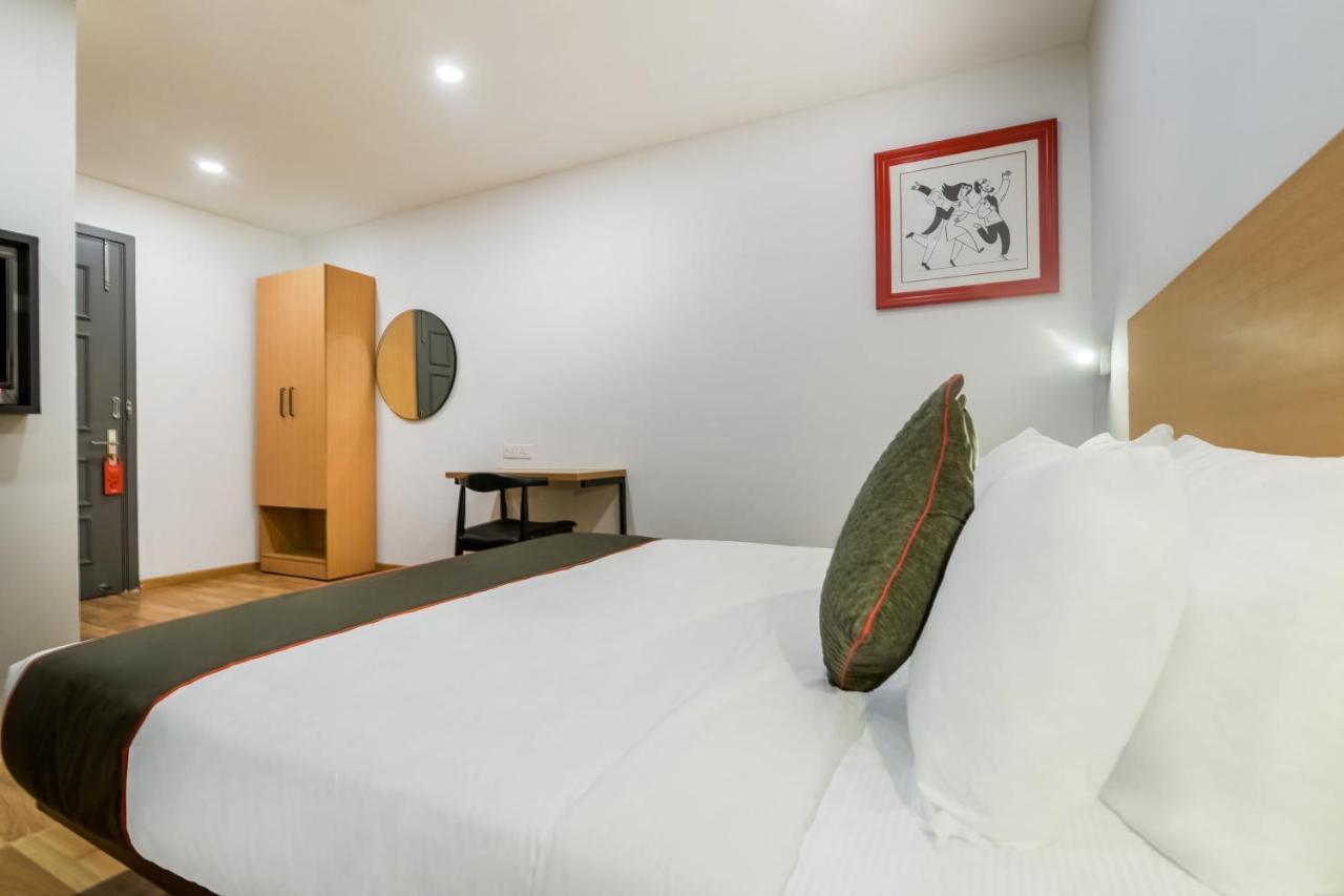 Hotel Saffron Gold ニューデリー エクステリア 写真