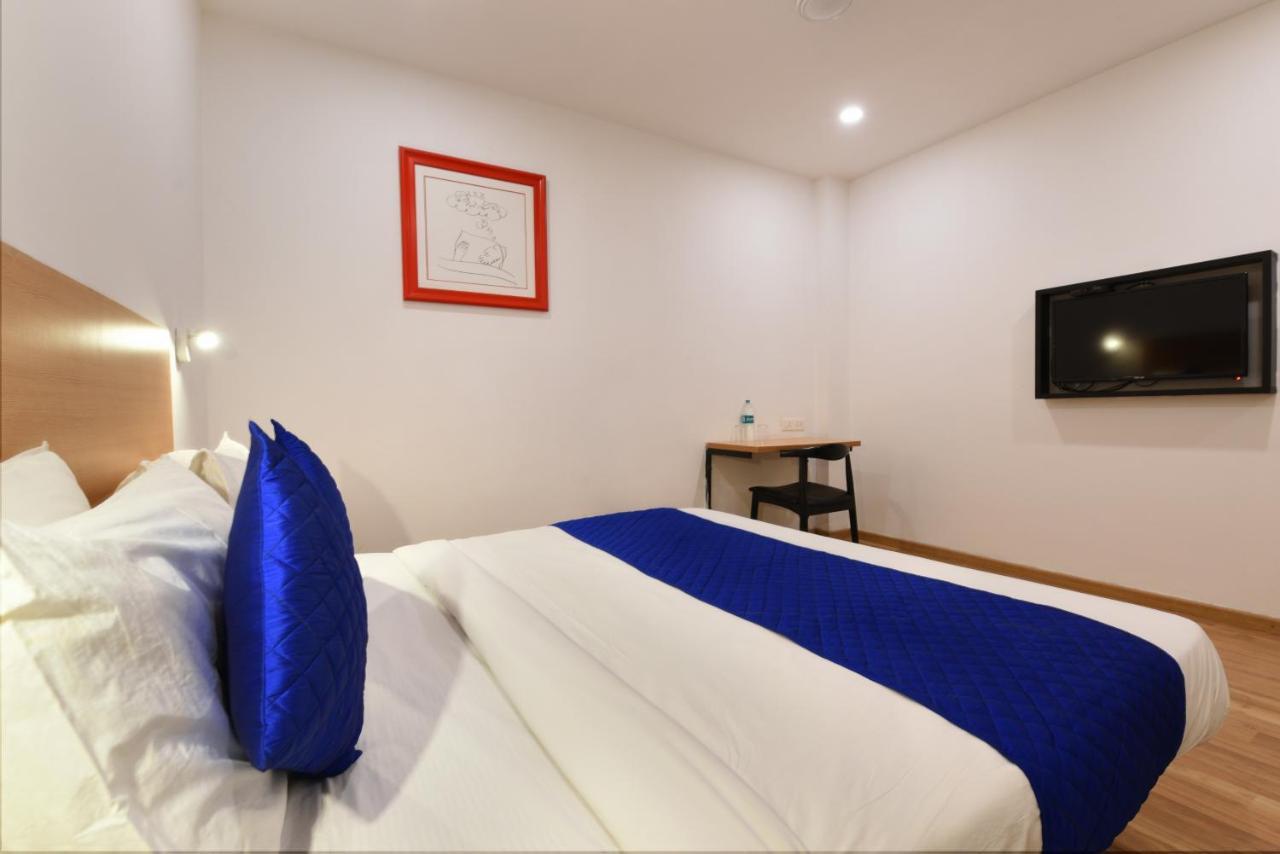 Hotel Saffron Gold ニューデリー エクステリア 写真
