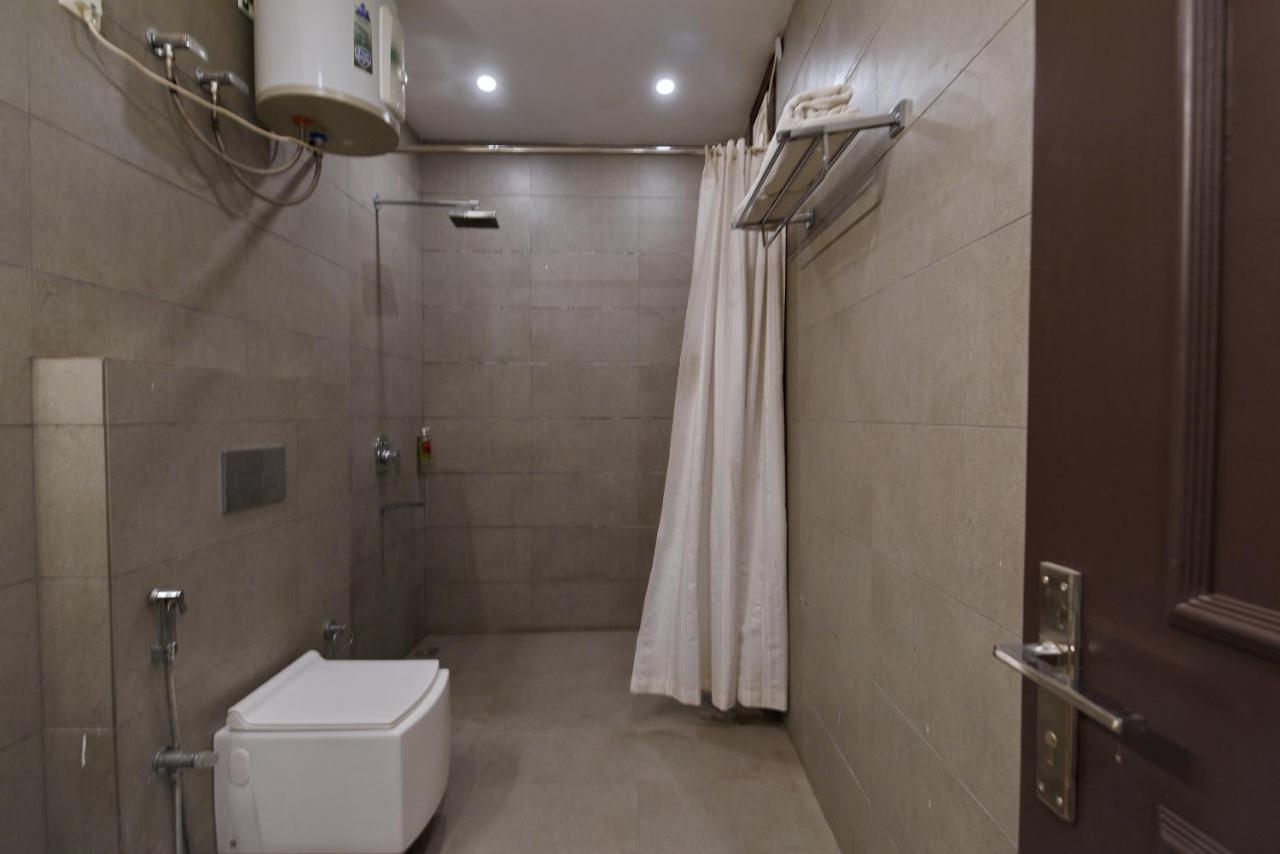 Hotel Saffron Gold ニューデリー エクステリア 写真