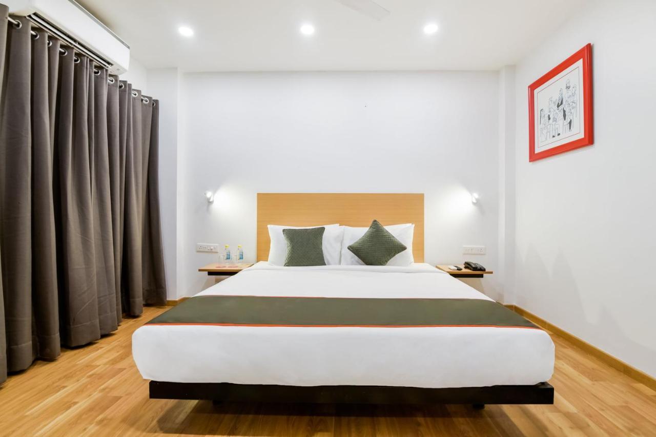 Hotel Saffron Gold ニューデリー エクステリア 写真